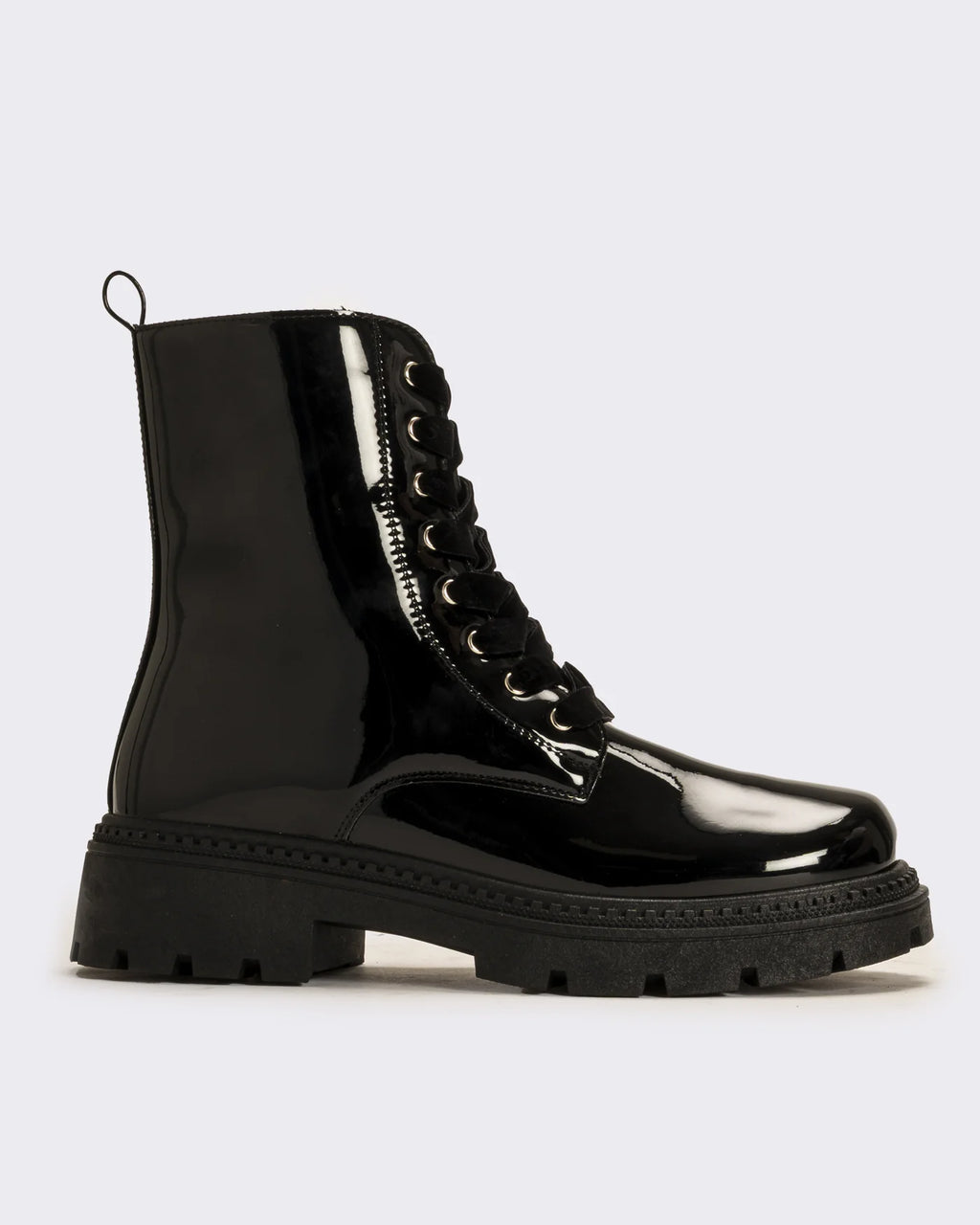 Lackstiefelette