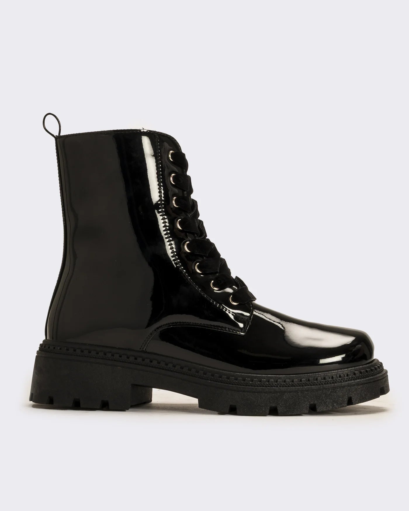 Lackstiefelette