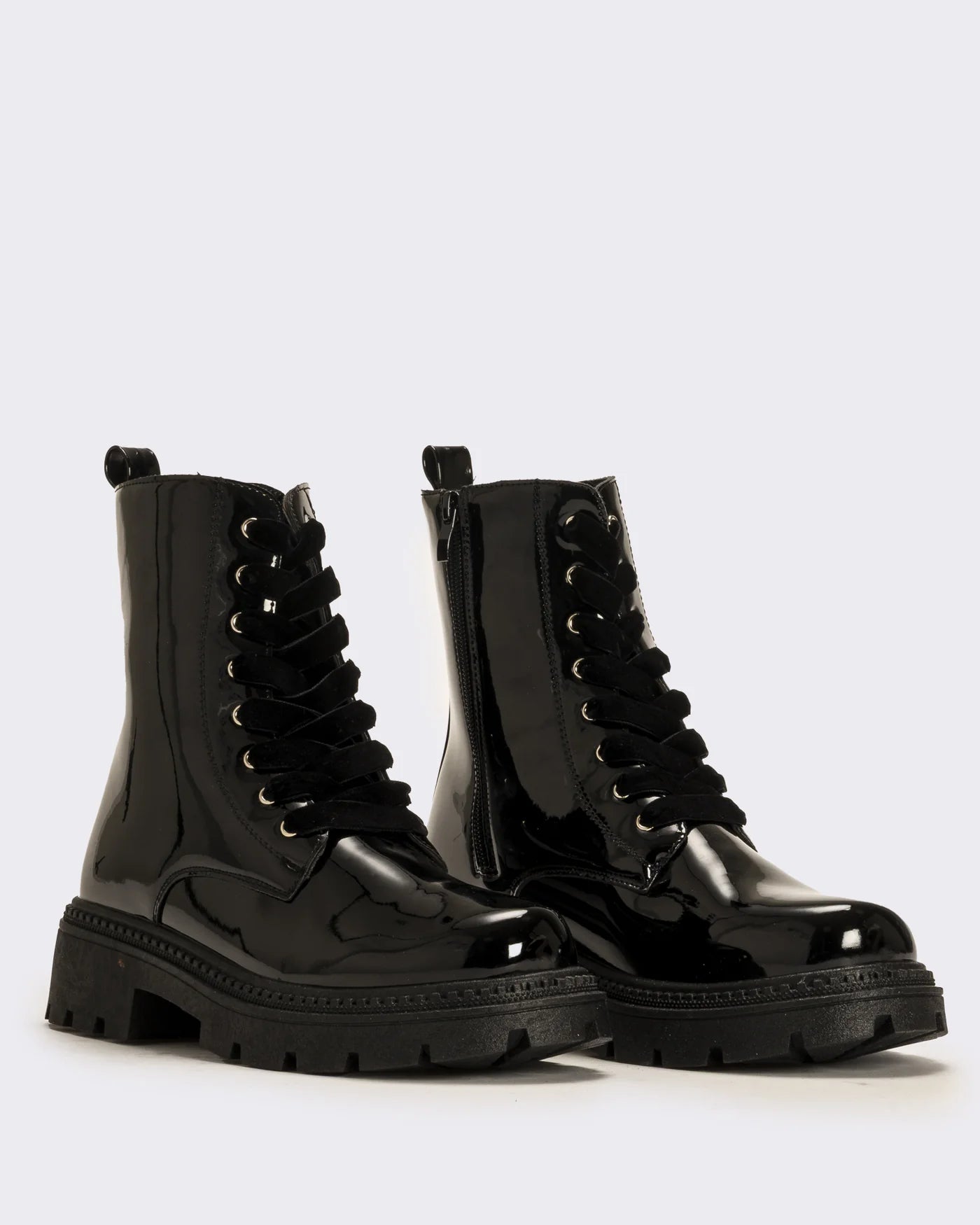 Lackstiefelette