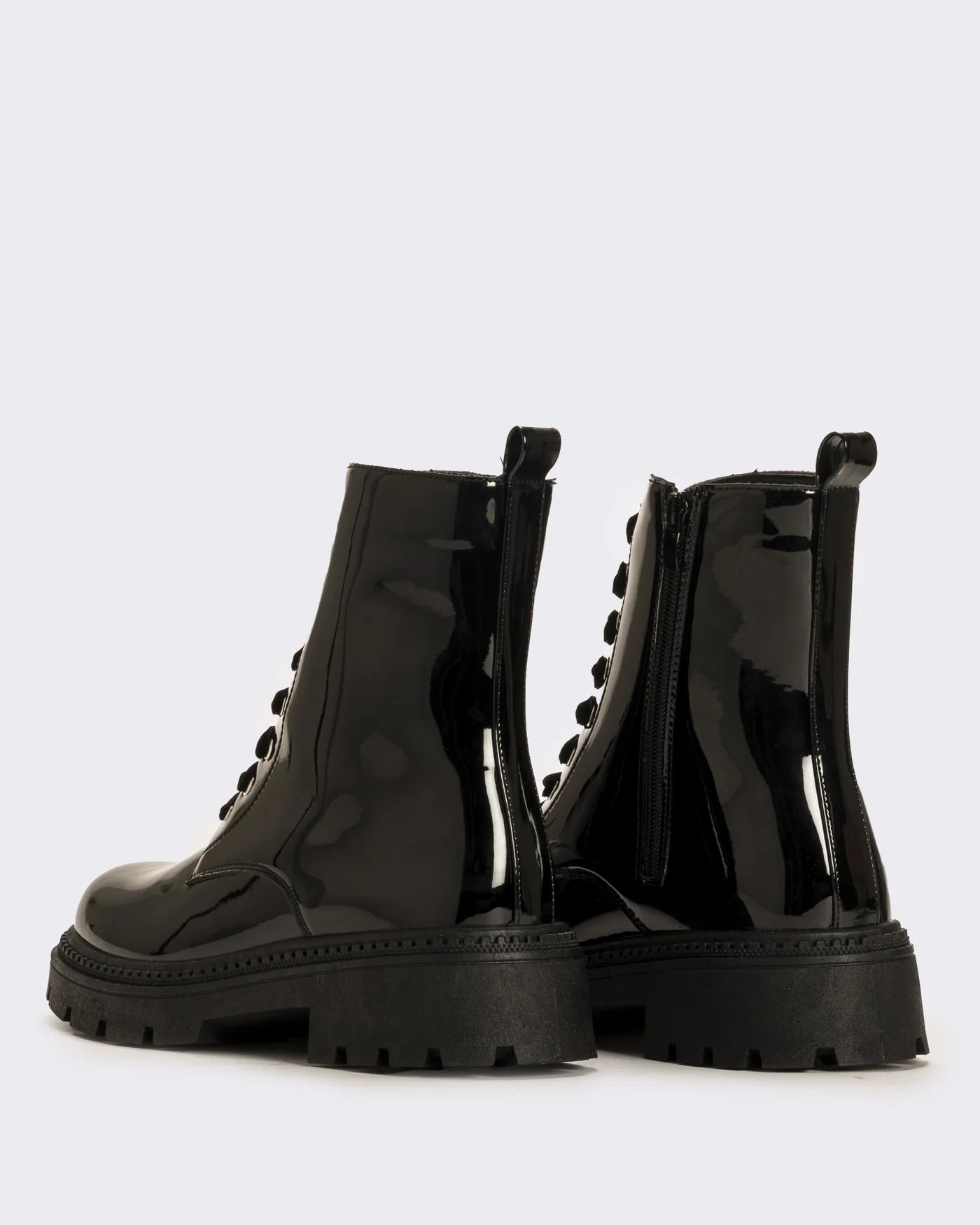 Lackstiefelette